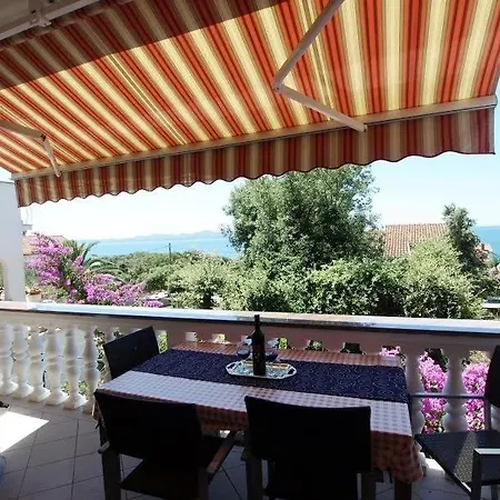 Apartment In With Sea View, Terrace, Air Conditioning, Wifi